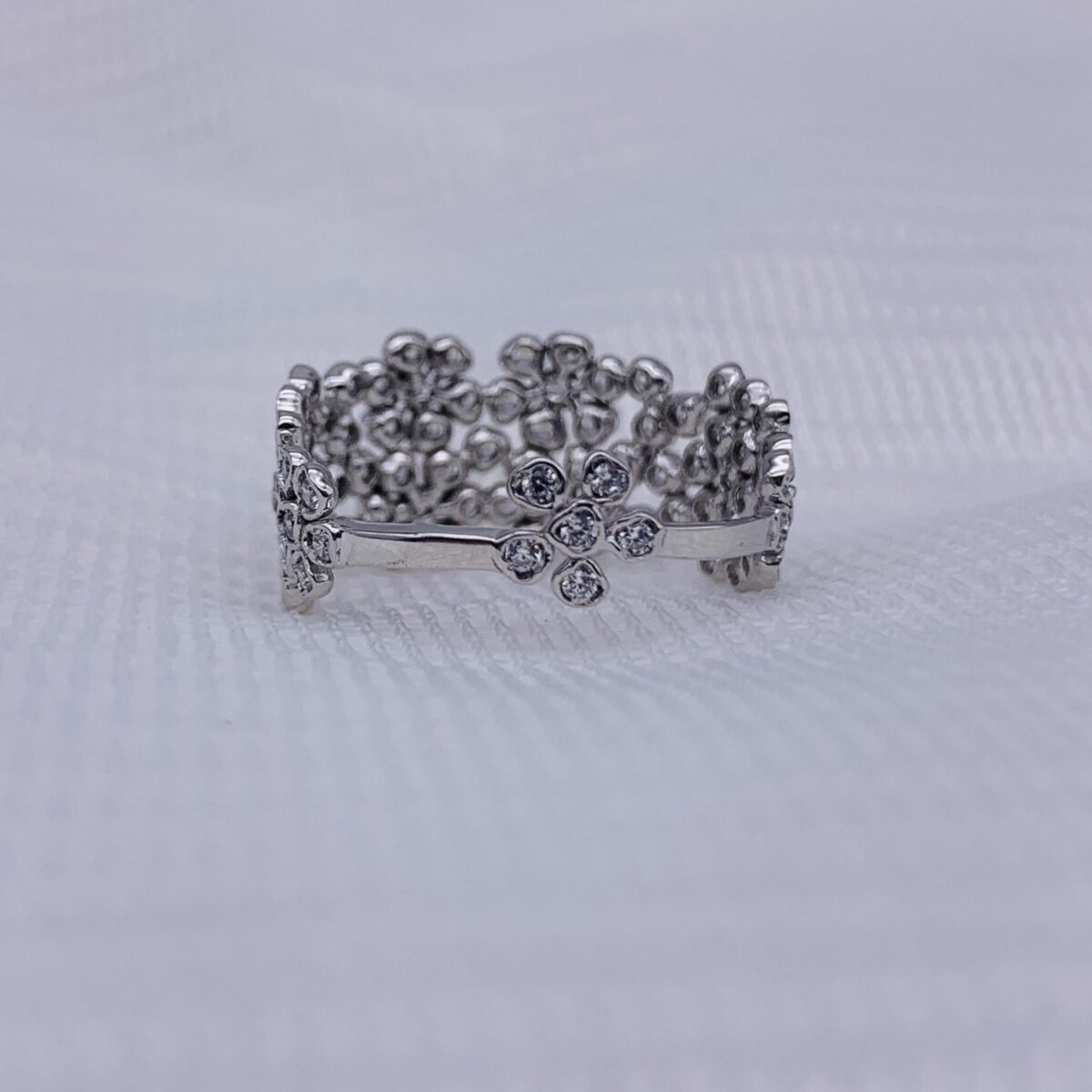 Edwardian style round cut lab grown diamond ring