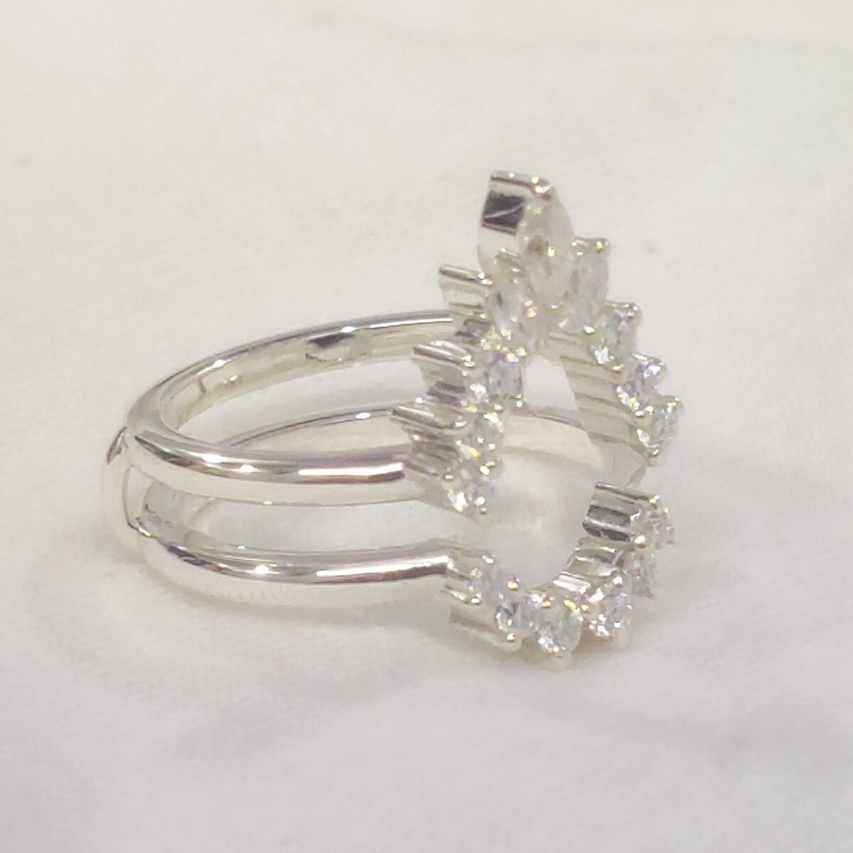 Pear shape diamond ring enhancer