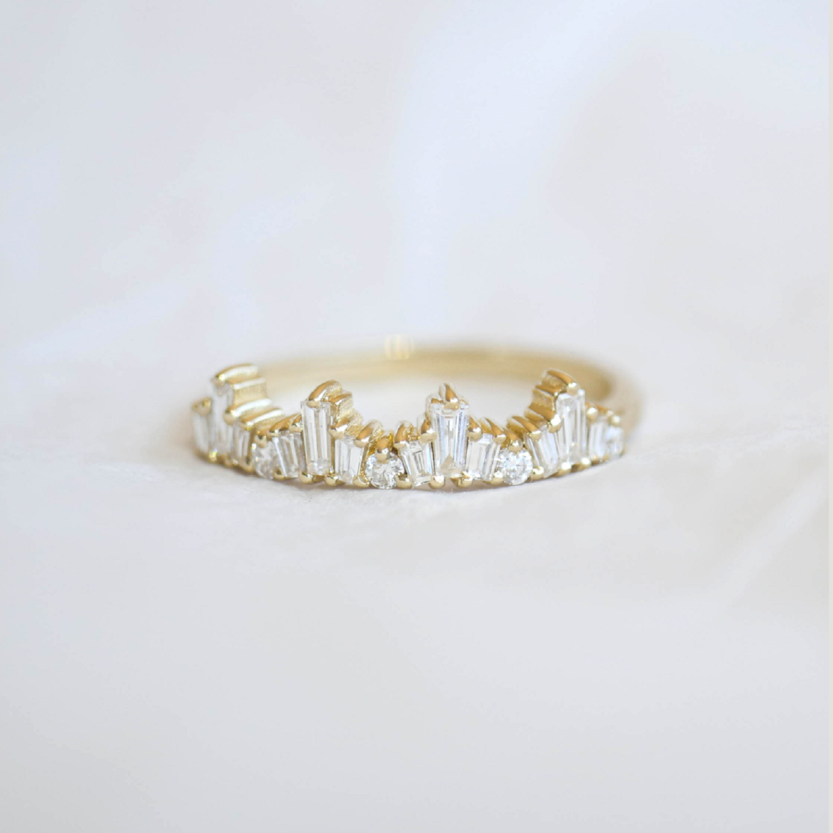 Baguette and round cut diamond band ring