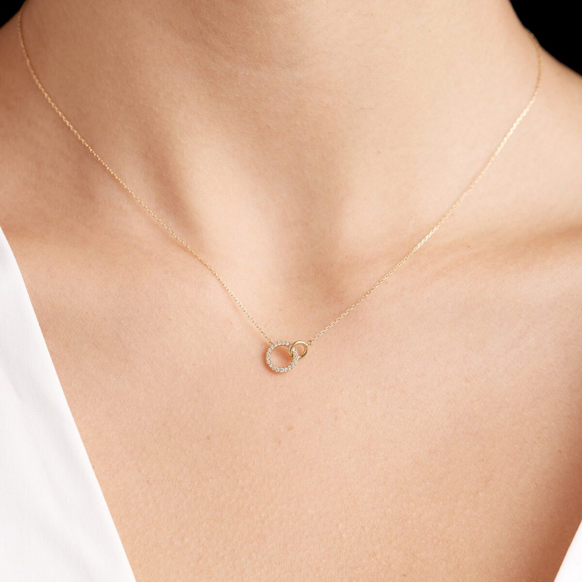 Round circle lab grown diamond pendant crafted in solid 14k yellow gold